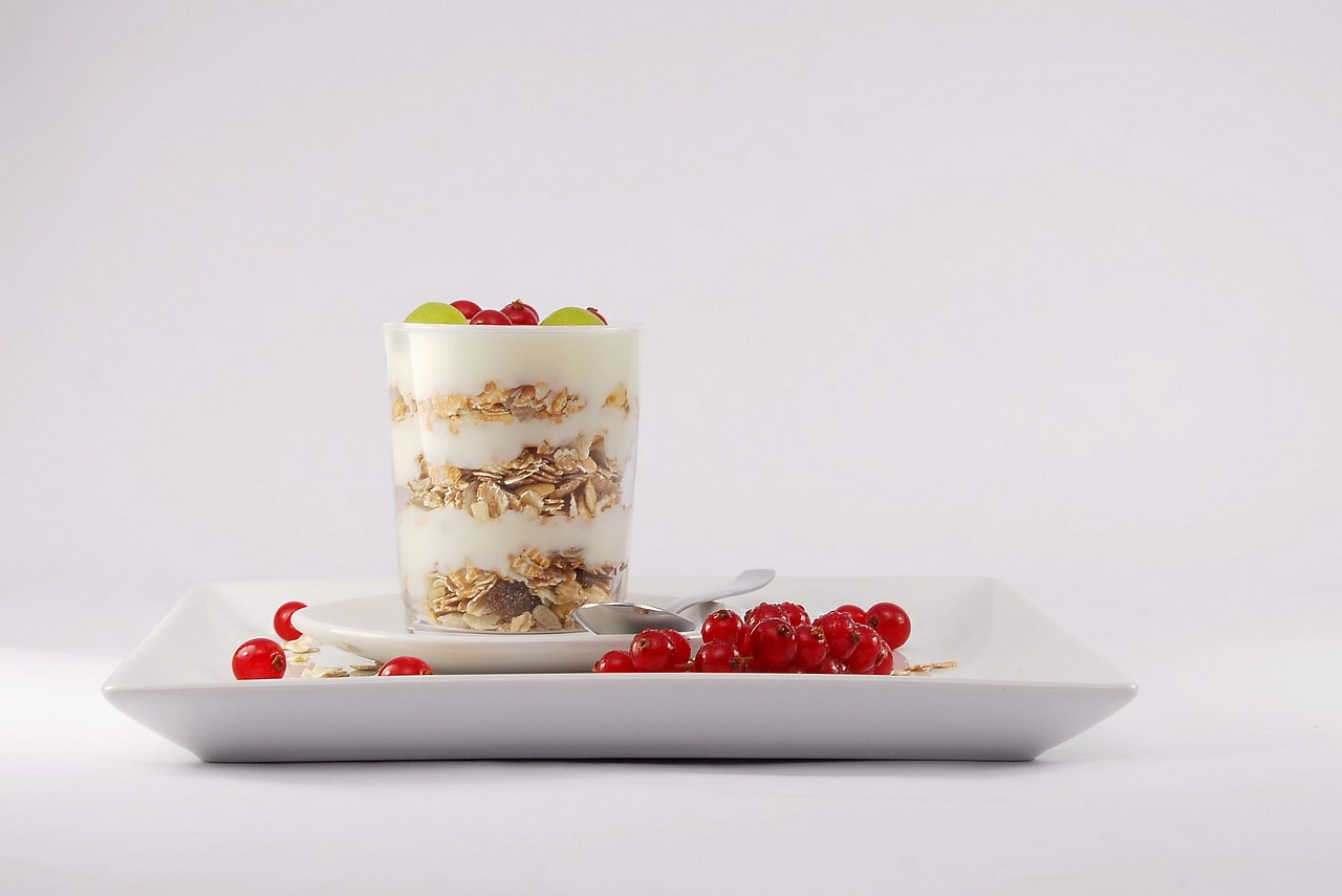 ホットケーキをヨーグルトでふんわり作るレシピは？